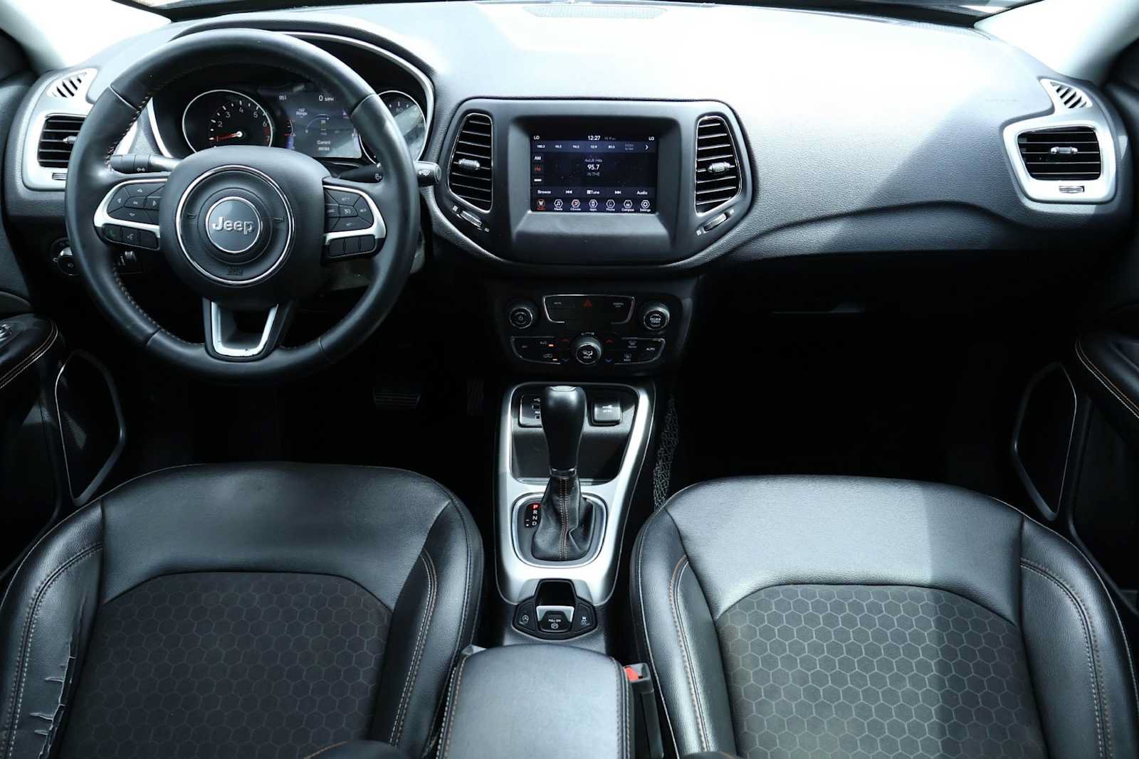 Used 2019 Jeep Compass Latitude w/ Popular Equipment Group FWD image 10
