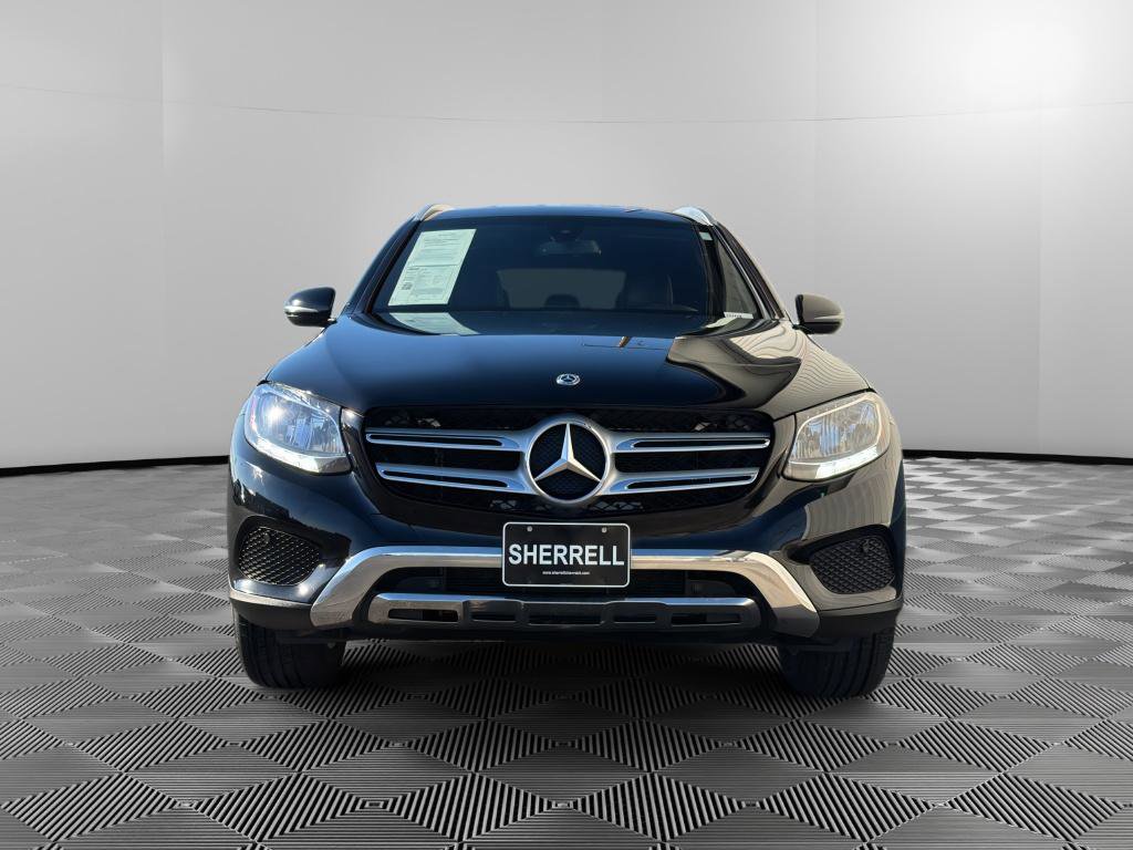 Used 2019 Mercedes-Benz GLC 300 4MATIC image 2