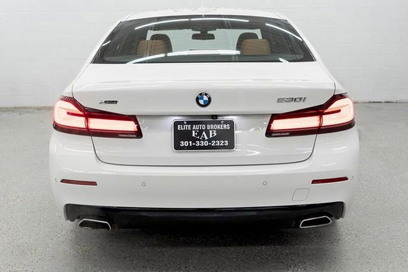 Used 2023 BMW 530i xDrive w/ Convenience Package image 4