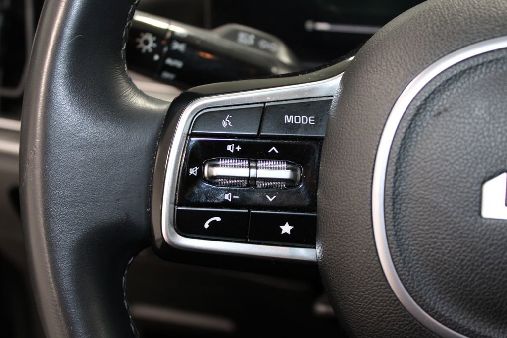 Used 2024 Kia Sorento S image 22