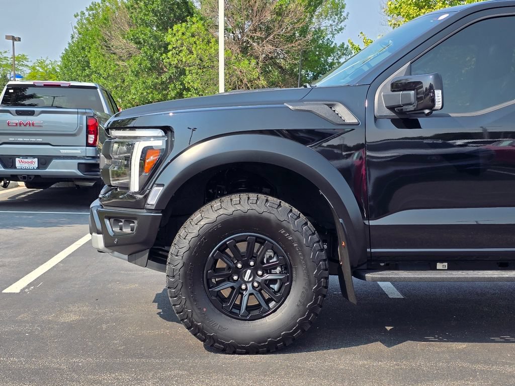 Used 2025 Ford F150 Raptor AWD/4WD image 36