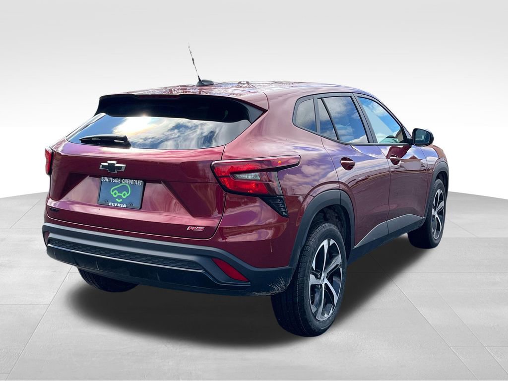 Certified 2024 Chevrolet Trax RS FWD image 2