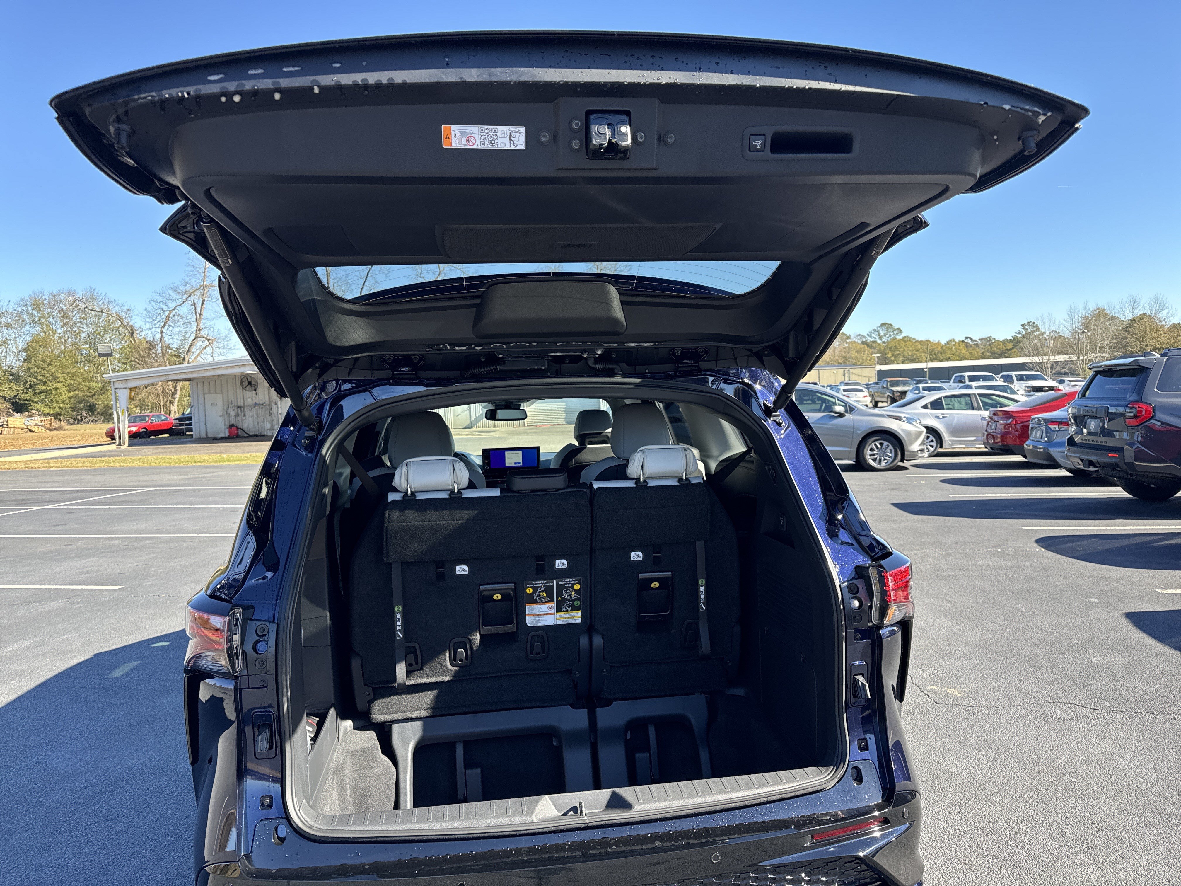 New 2026 Toyota Sienna XSE AWD/4WD image 32