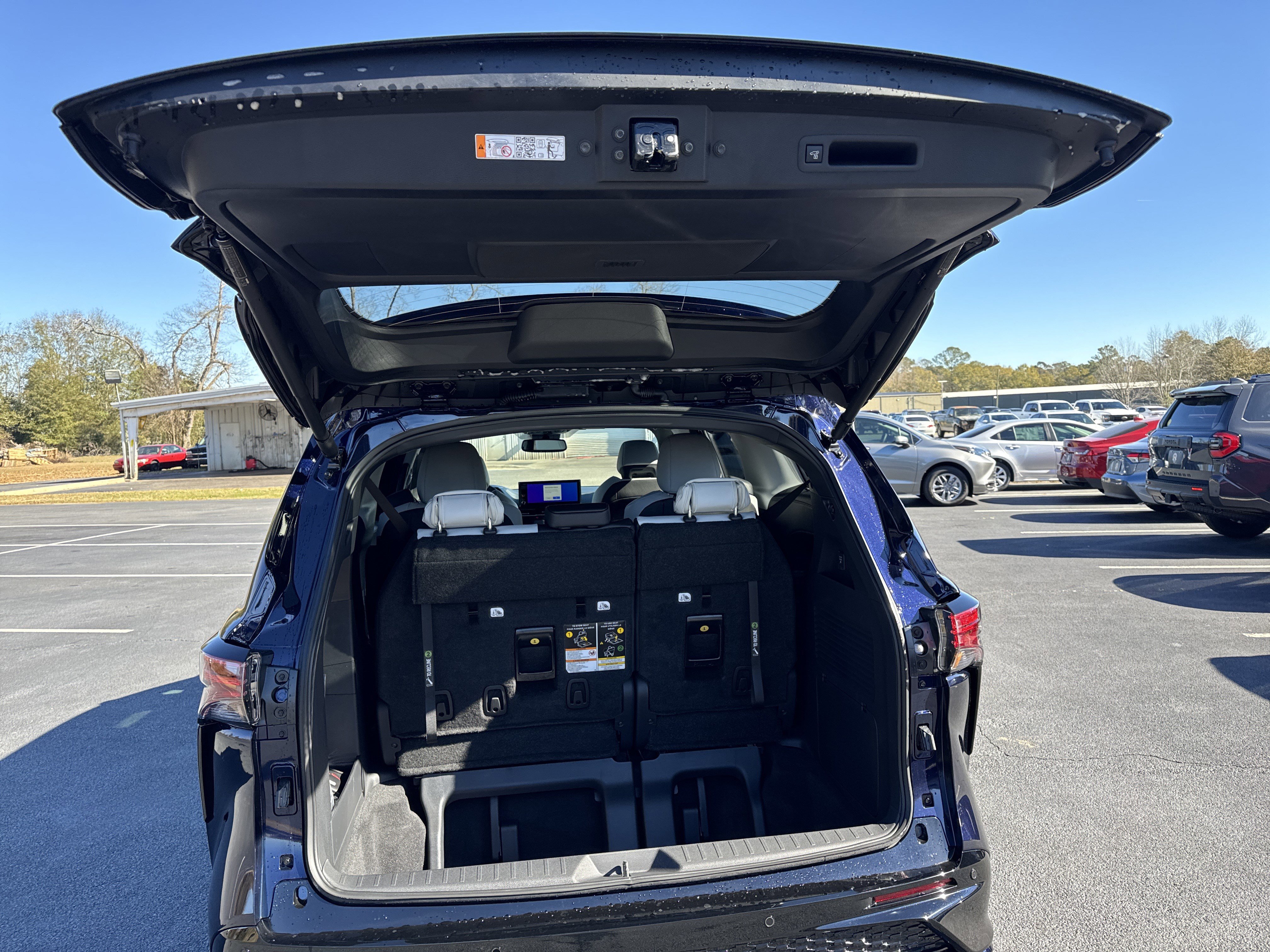 New 2026 Toyota Sienna XSE image 32