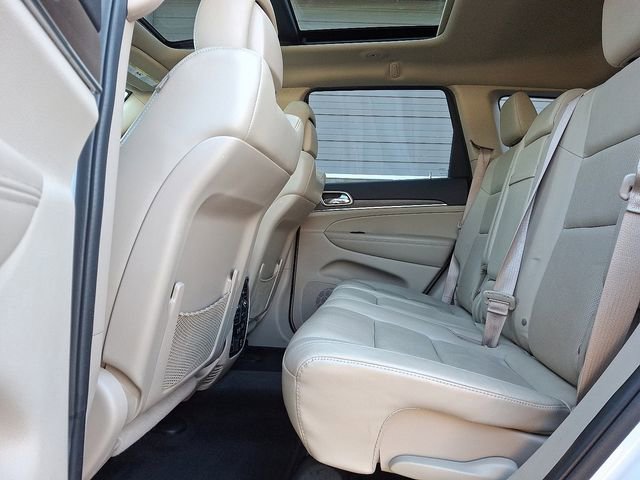 Used 2016 Jeep Grand Cherokee Limited w/ Luxury Group II image 11