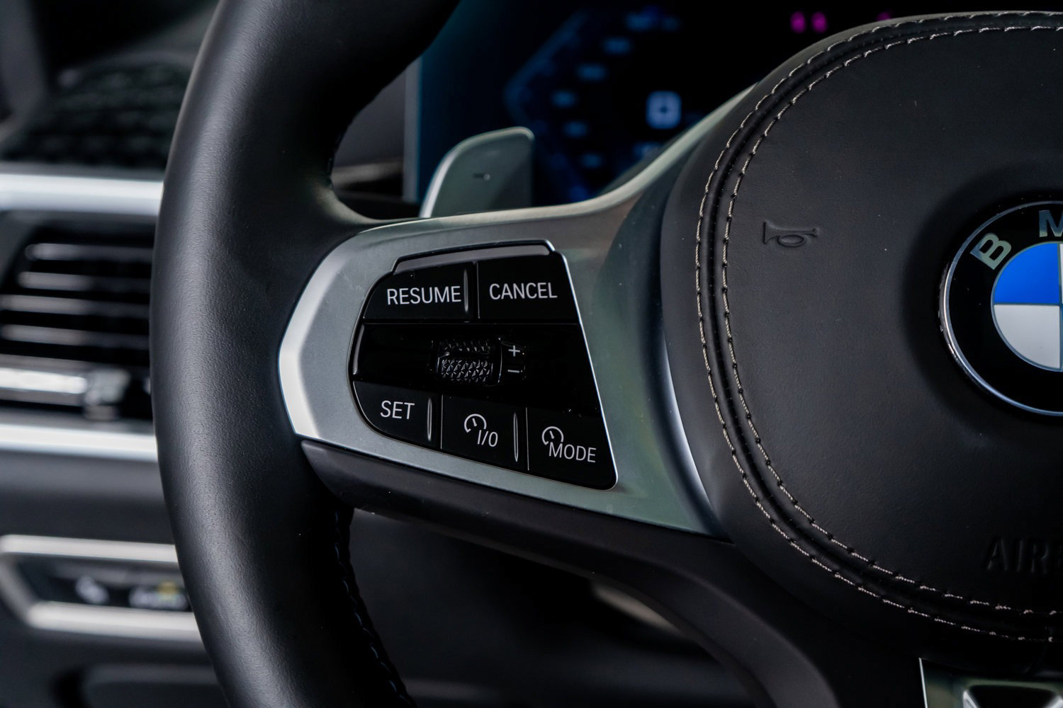 Used 2025 BMW X7 M60i image 49