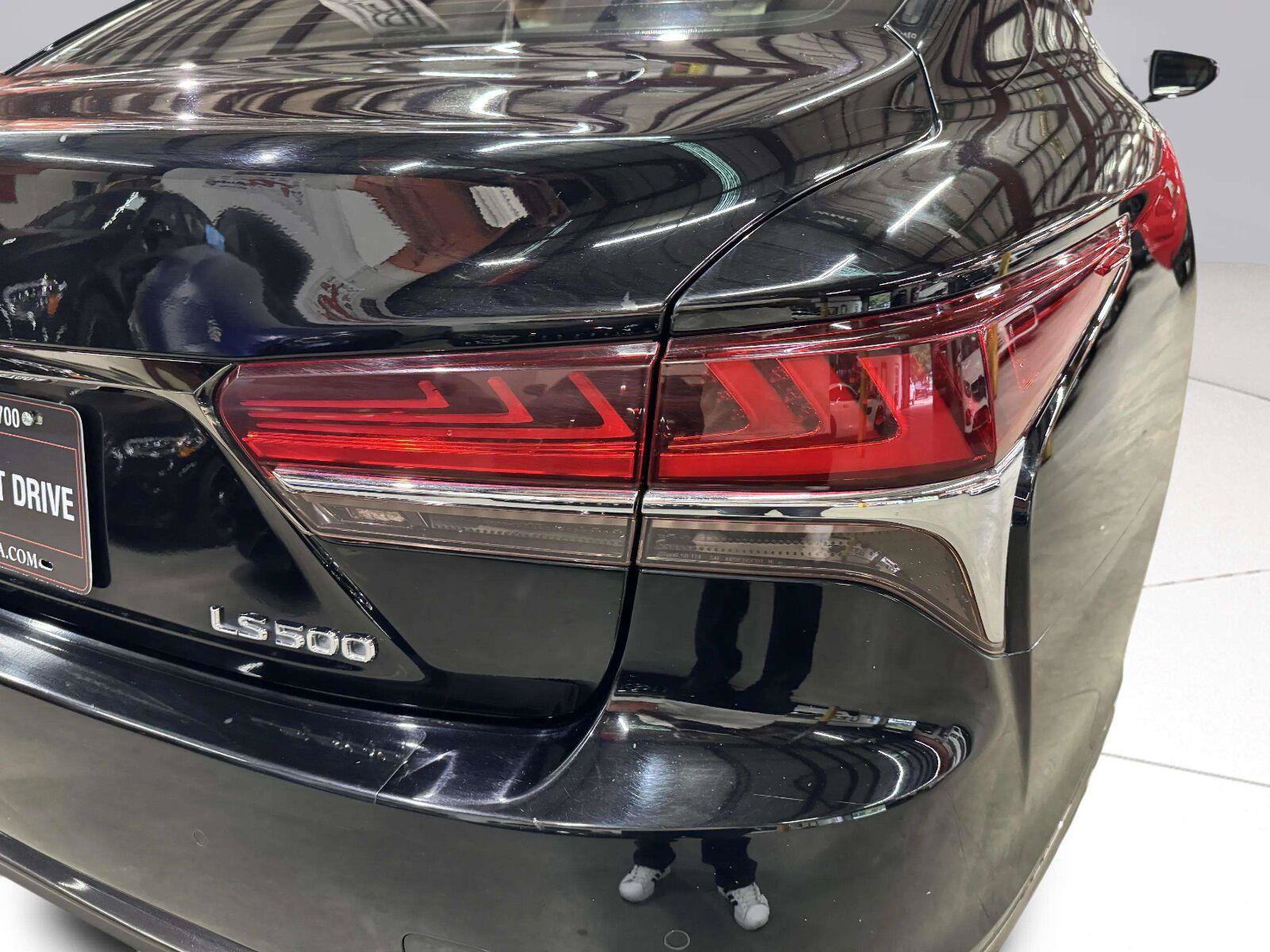 Used 2018 Lexus LS 500 F Sport w/ Accessory Package (Z2) RWD image 14