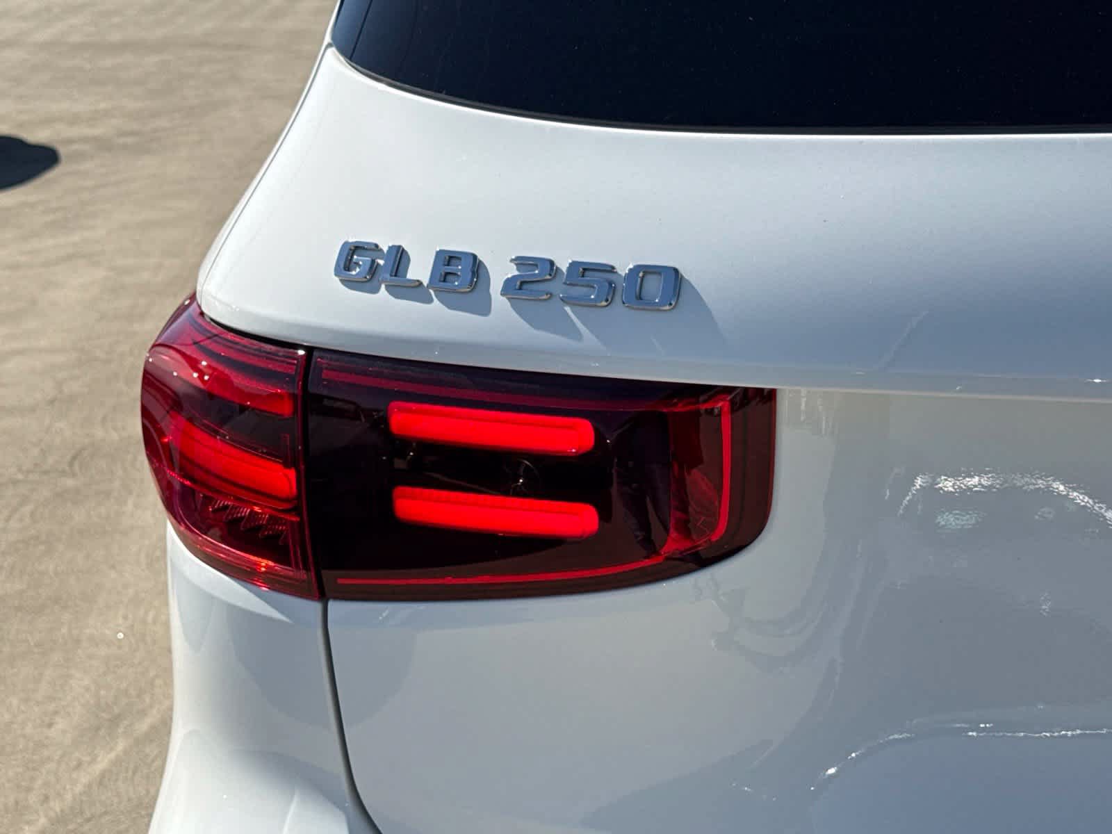 New 2026 Mercedes-Benz GLB 250 4MATIC image 13