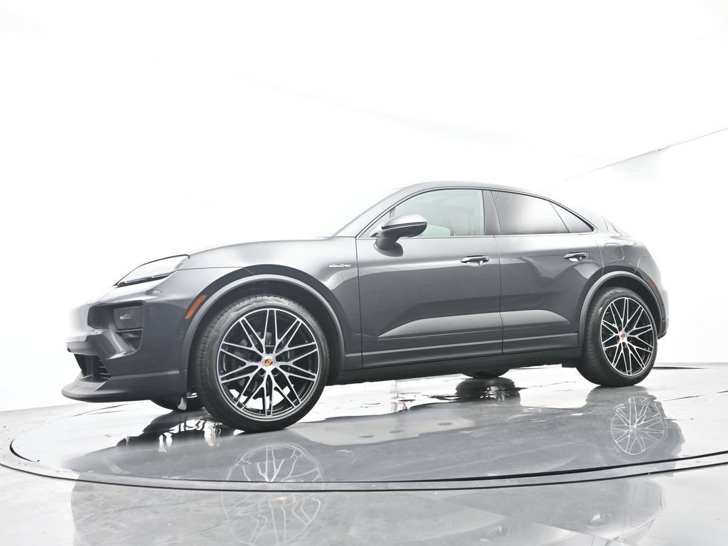 Used 2026 Porsche Macan Electric RWD image 43