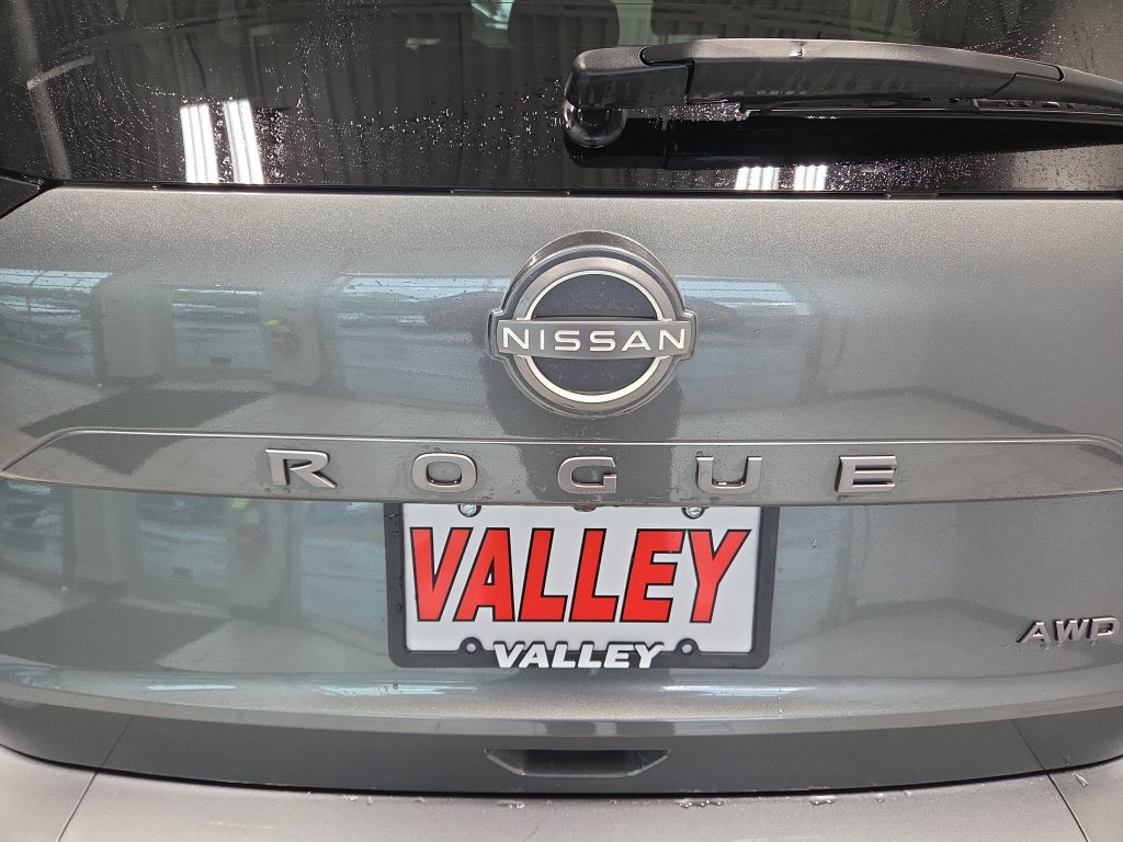 Used 2026 Nissan Rogue SV AWD/4WD image 12