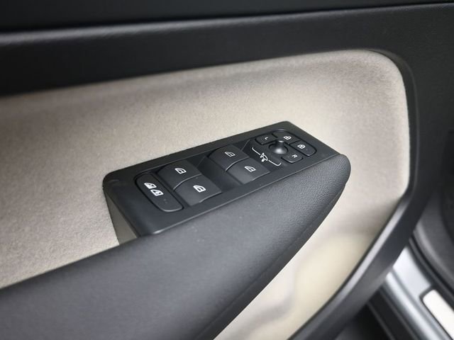 New 2026 Volvo XC40 B5 Ultra w/ Protection Package Premier image 20