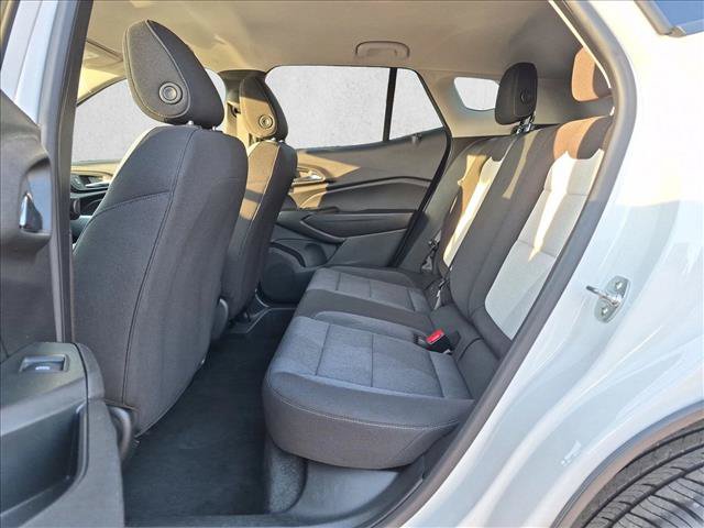 Used 2025 Chevrolet Trax LS w/ Driver Confidence Package FWD image 16