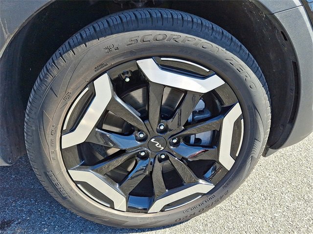 Used 2024 Kia Telluride S w/ S Sunroof Package image 8