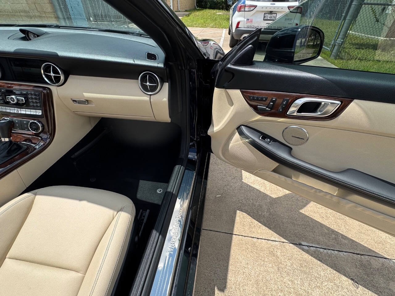 Used 2013 Mercedes-Benz SLK 250 image 31