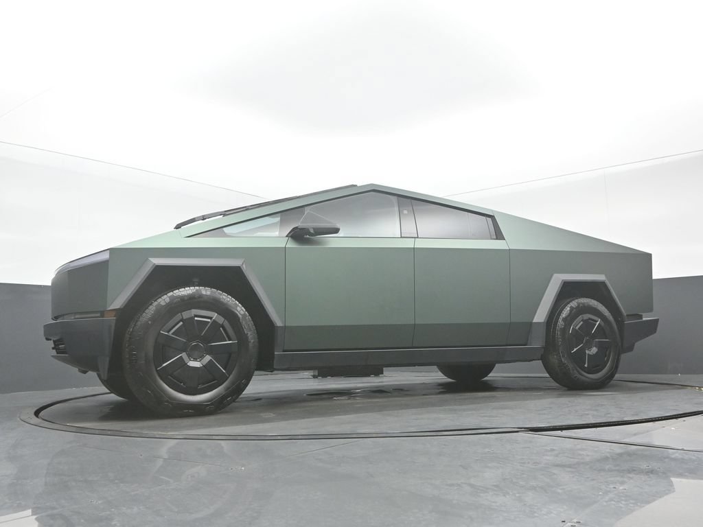 Used 2024 Tesla Cybertruck AWD Crew Cab image 31
