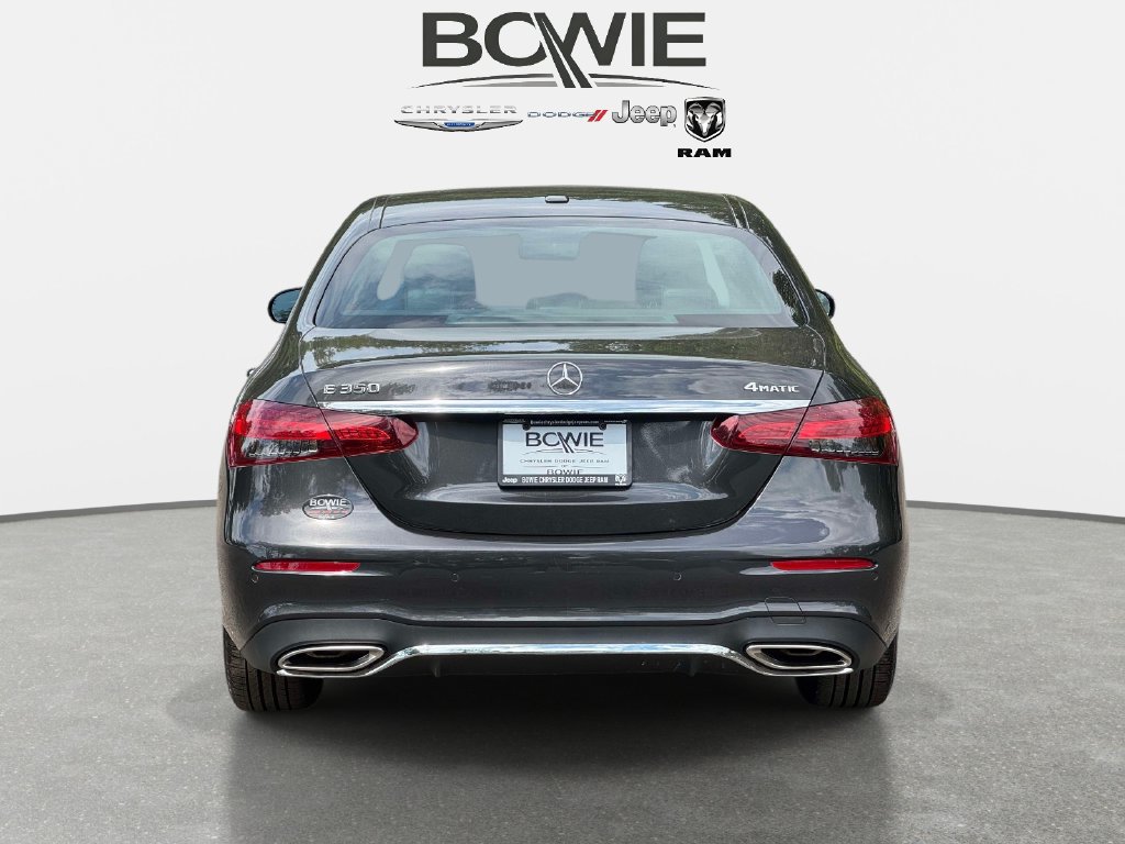 Used 2023 Mercedes-Benz E 350 4MATIC Sedan image 3