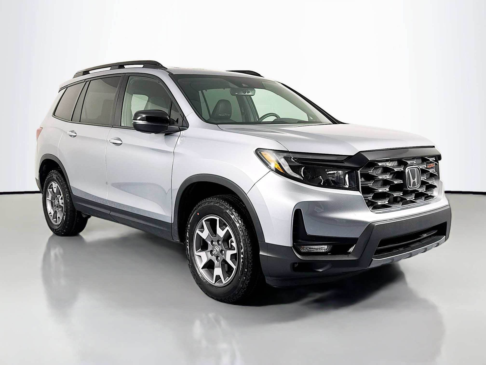 Certified 2023 Honda Passport TrailSport image 3
