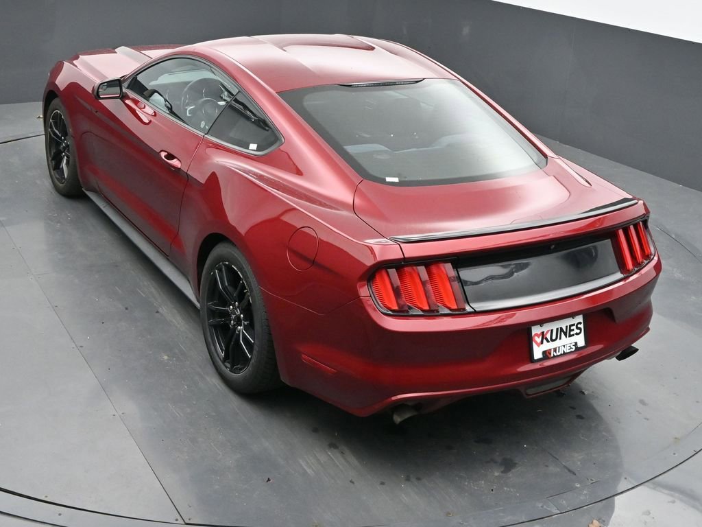 Used 2017 Ford Mustang Coupe RWD image 28