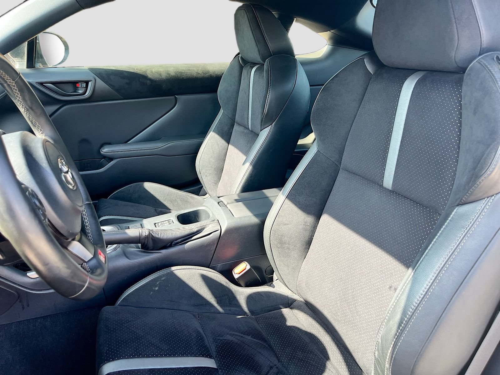 Used 2025 Toyota GR86 Premium RWD image 19