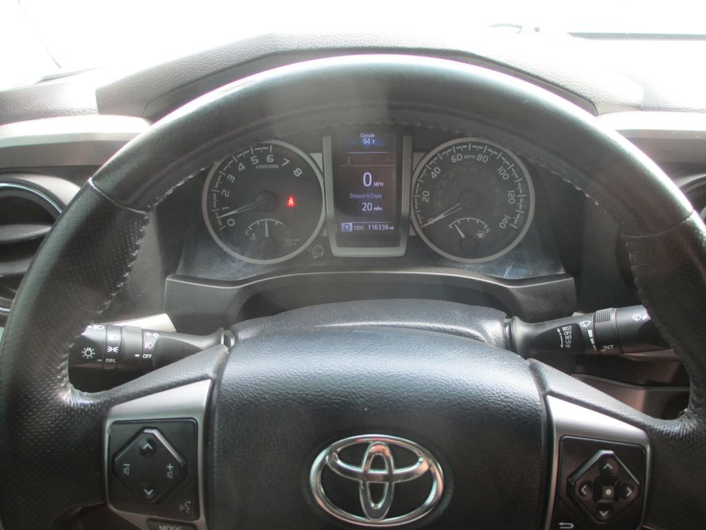 Used 2019 Toyota Tacoma SR5 AWD/4WD image 28