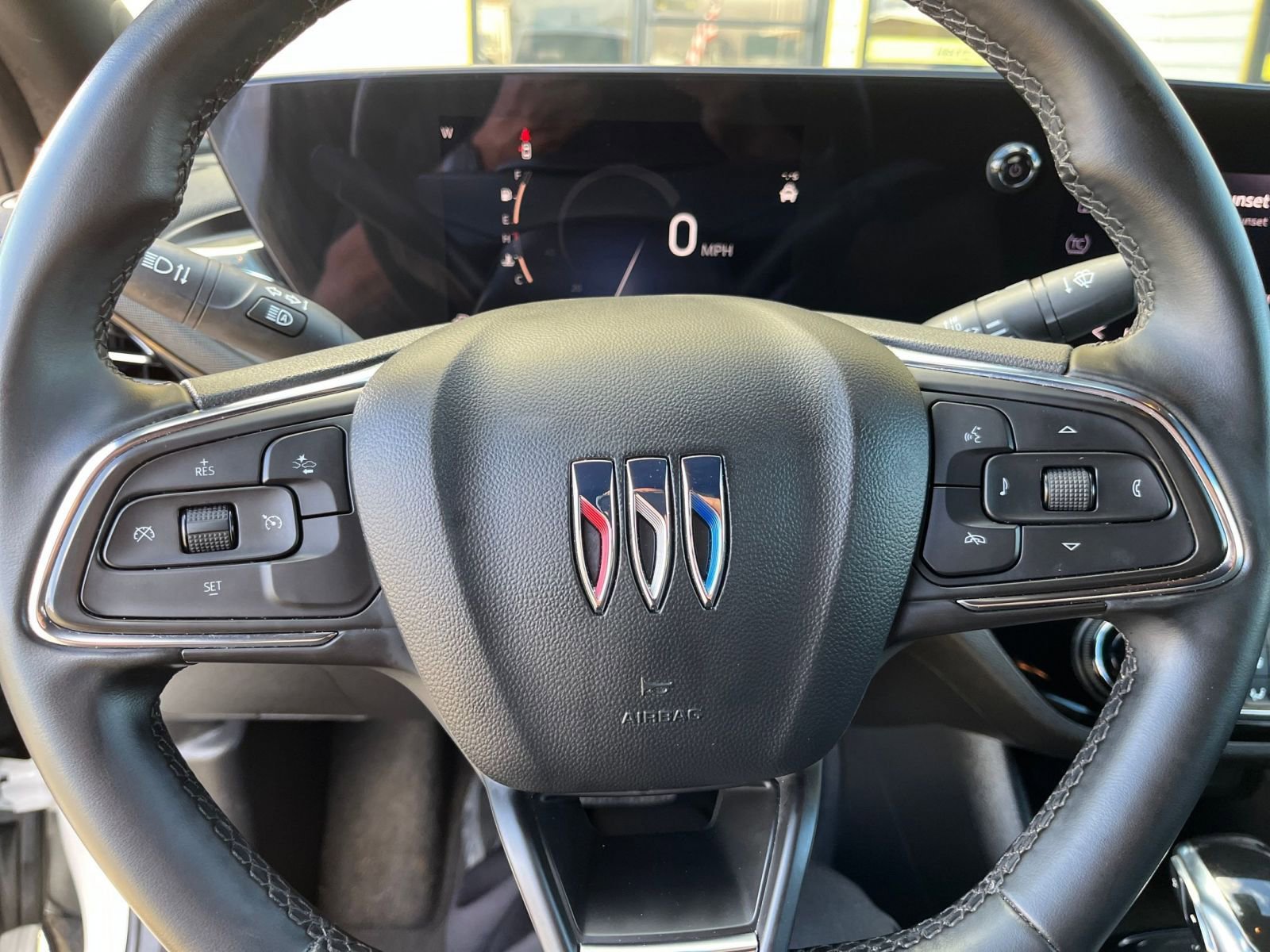 Used 2025 Buick Envista Sport Touring image 27