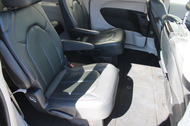 Used 2019 Chrysler Pacifica Touring-L Plus w/ Advanced Safetytec Group image 16