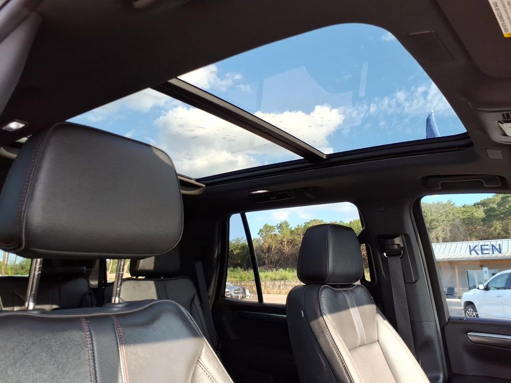 Used 2026 Chevrolet Tahoe RST w/ Comfort Package AWD/4WD image 5
