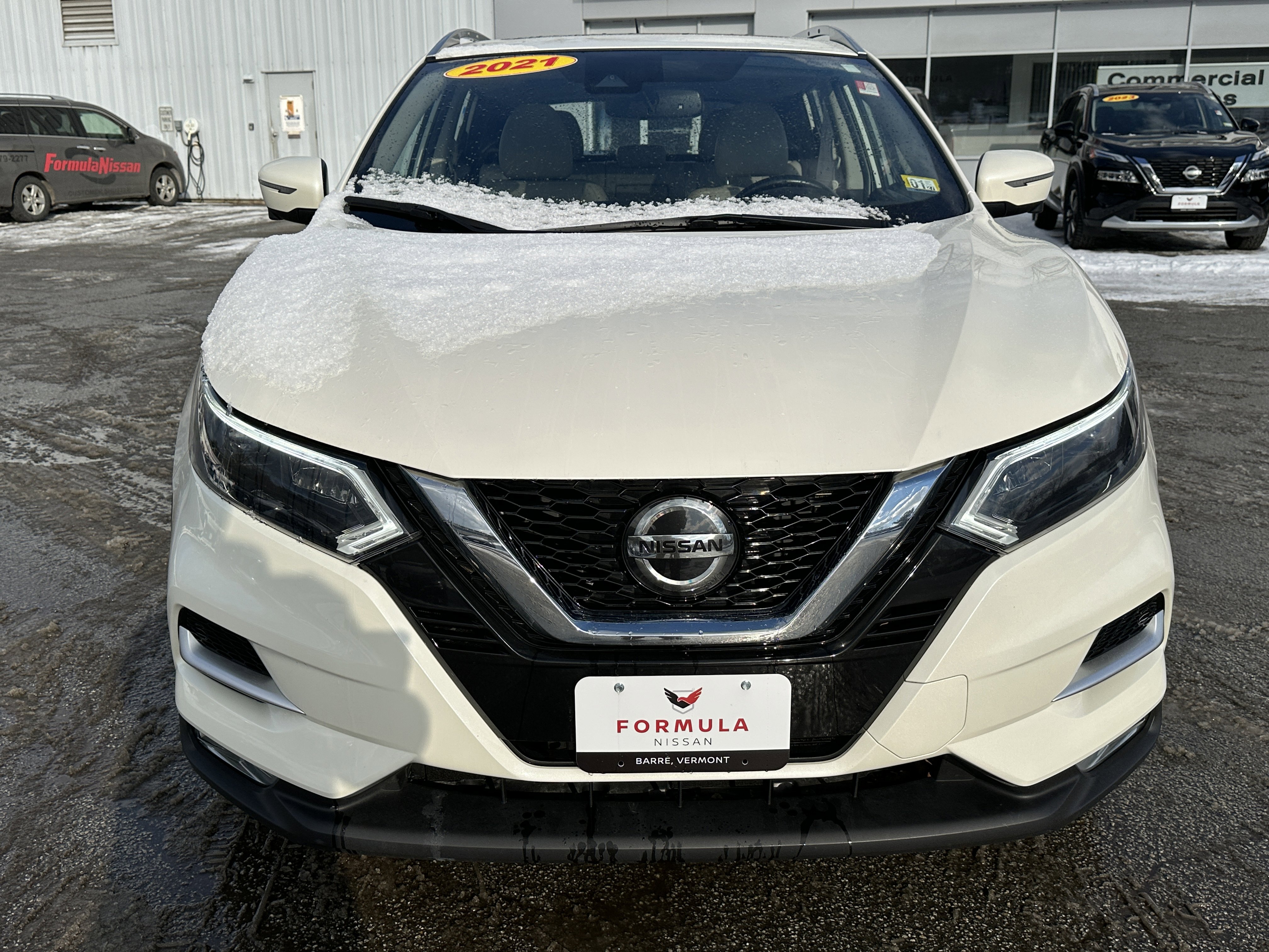 Used 2021 Nissan Rogue Sport SL w/ Premium Package image 2