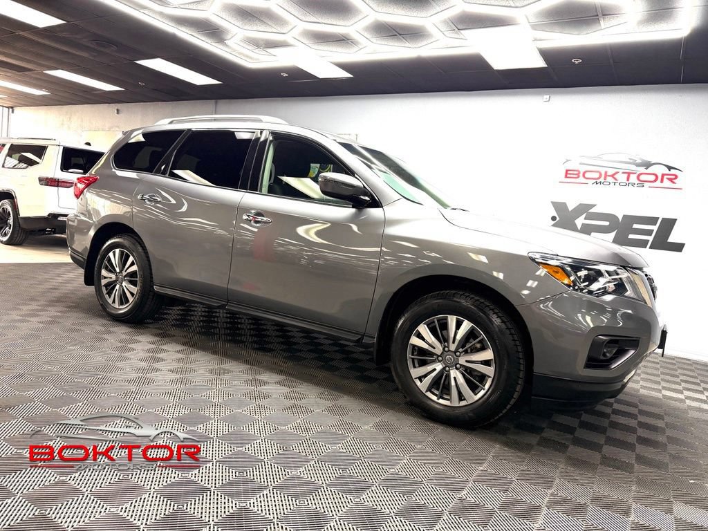 Used 2020 Nissan Pathfinder S AWD/4WD image 1