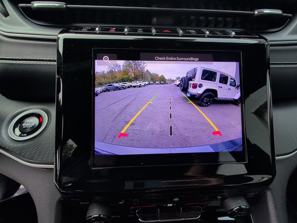 Used 2025 Jeep Grand Cherokee Altitude image 22