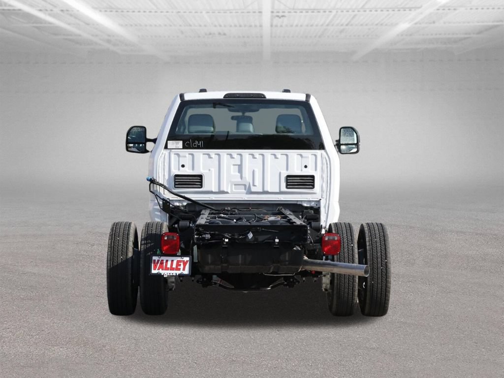 New 2025 Ford F550 4x4 Regular Cab Super Duty image 8