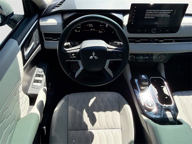 Used 2025 Mitsubishi Outlander SEL image 18
