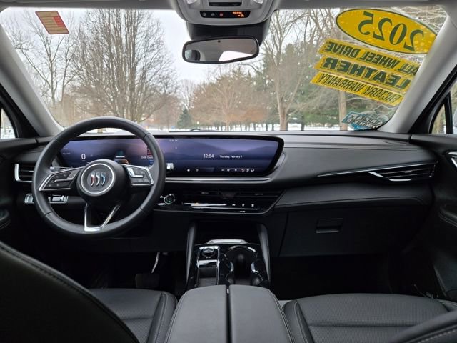 Used 2025 Buick Envision Preferred image 11
