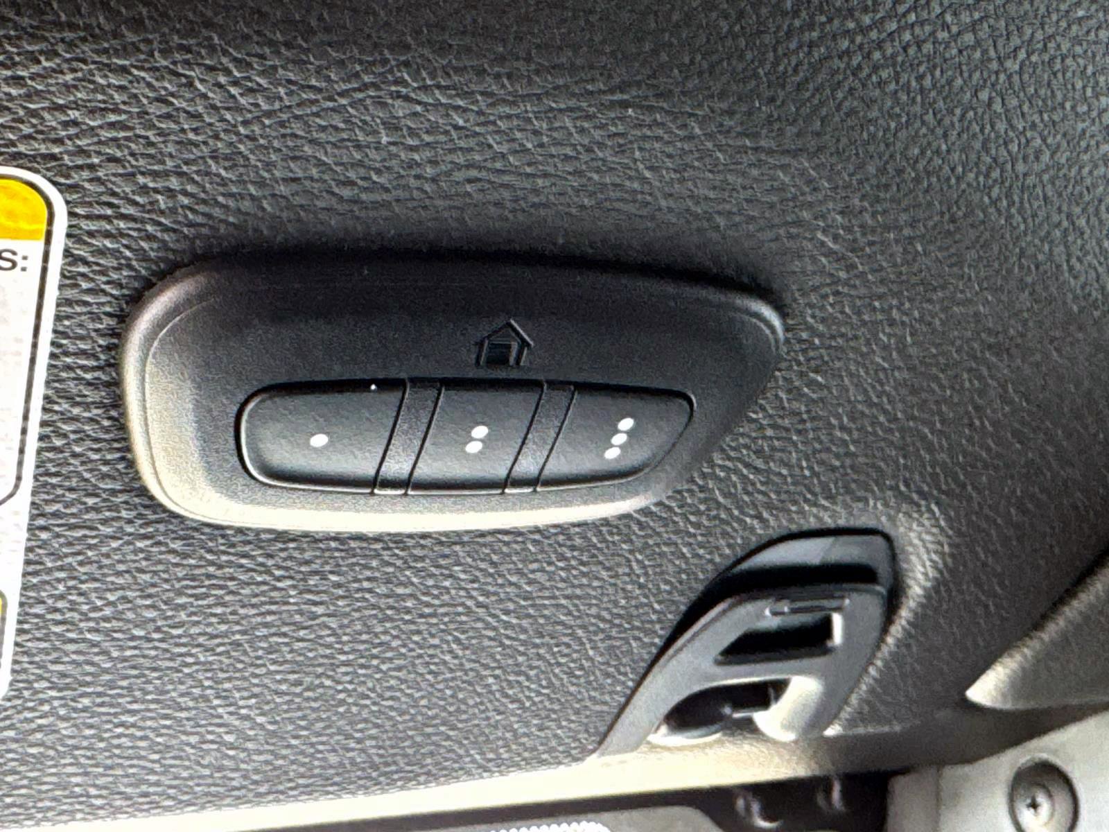 Used 2025 Jeep Wrangler Unlimited Sahara image 17