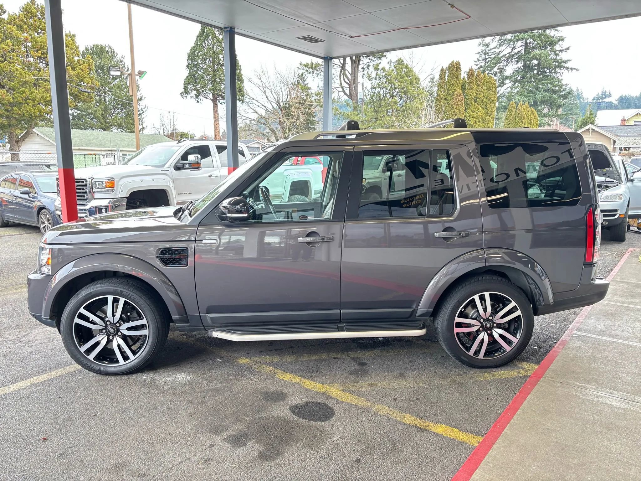 Used 2016 Land Rover LR4 HSE LUX image 4