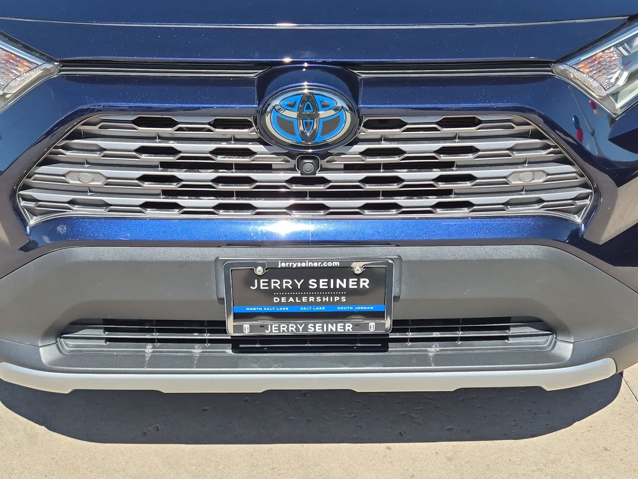 Used 2020 Toyota RAV4 Limited AWD/4WD image 9