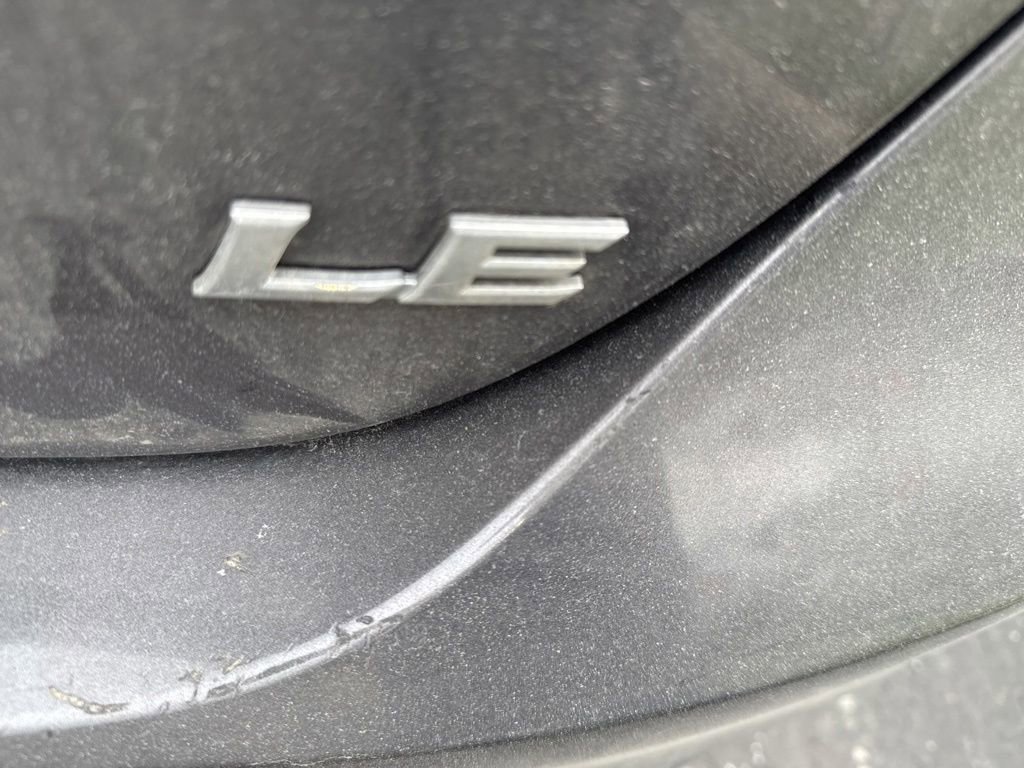 Used 2019 Toyota Camry LE image 3