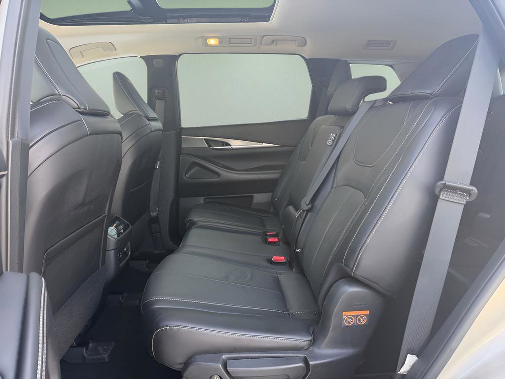 Used 2023 INFINITI QX60 Luxe w/ Cargo Package image 13