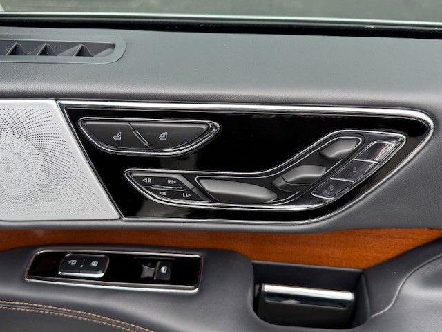 Used 2024 Lincoln Navigator Black Label image 23