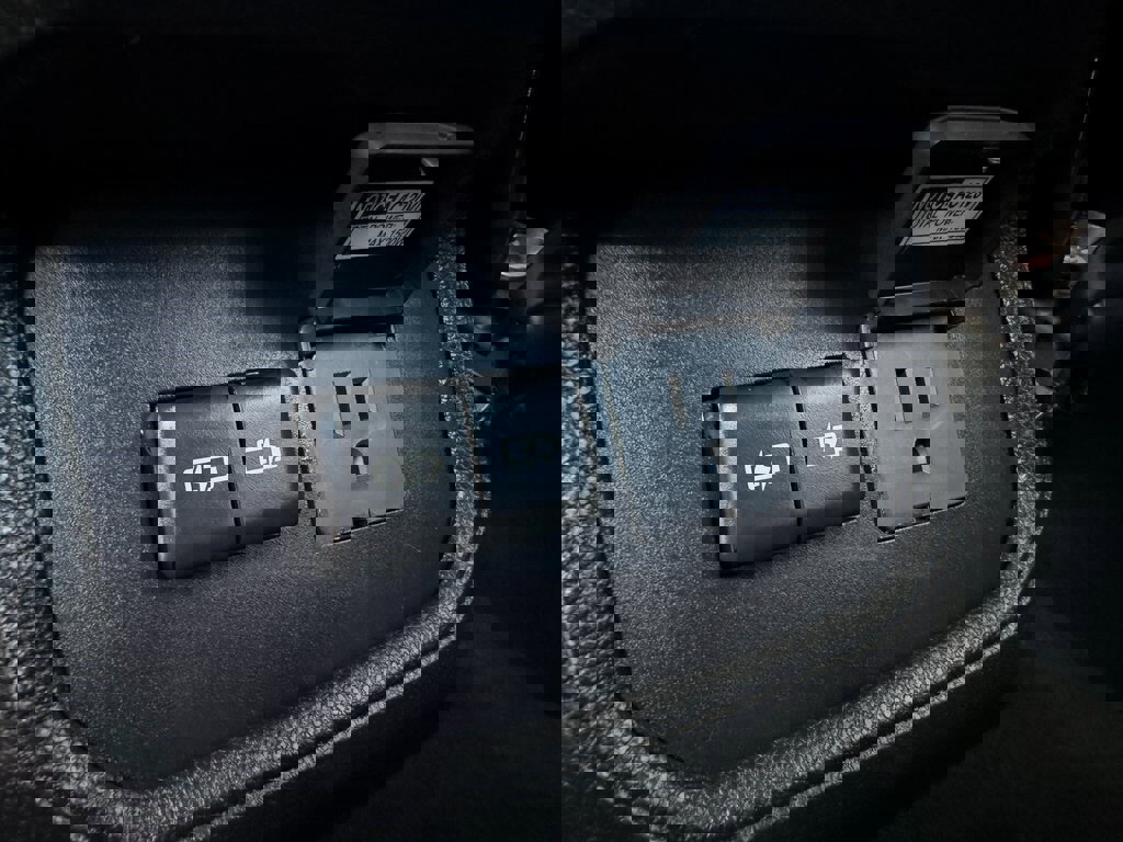 Used 2022 Toyota Highlander Limited image 24