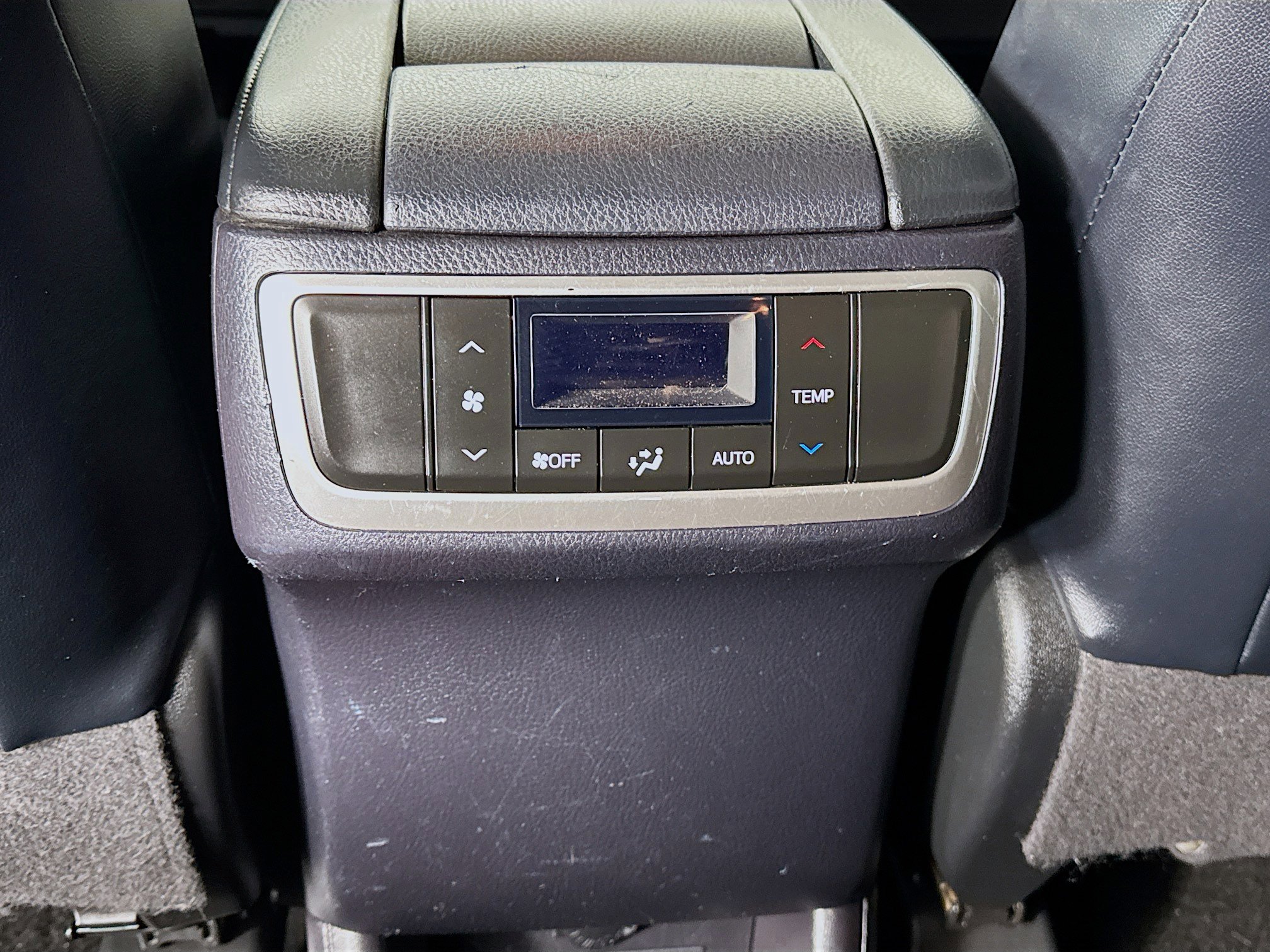 Used 2016 Toyota Highlander XLE AWD/4WD image 26