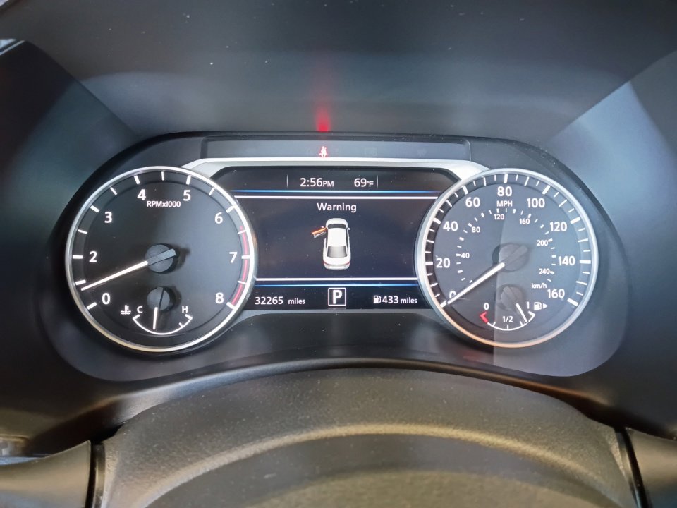 Used 2024 Nissan Sentra SR w/ SR Premium Package FWD image 11