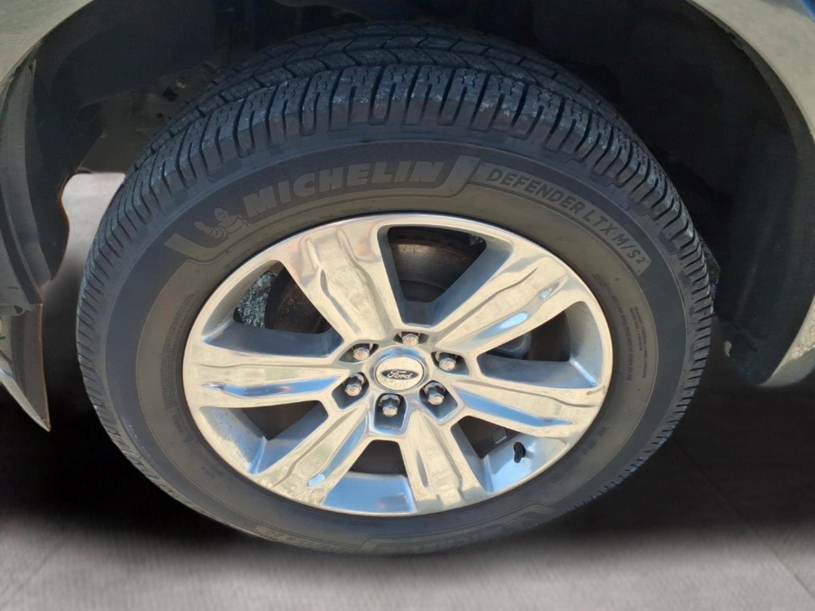 Used 2019 Ford F150 Platinum w/ Equipment Group 701A Luxury AWD/4WD image 9