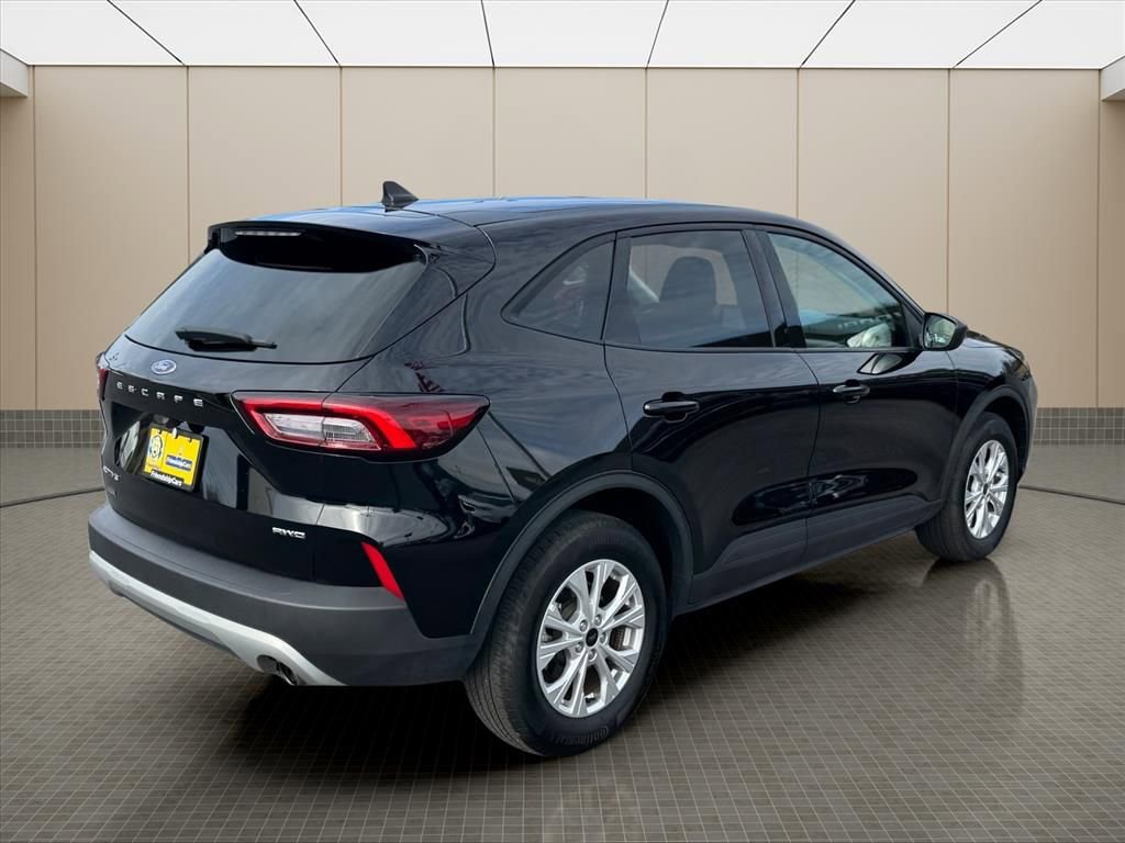 Used 2025 Ford Escape Active image 3