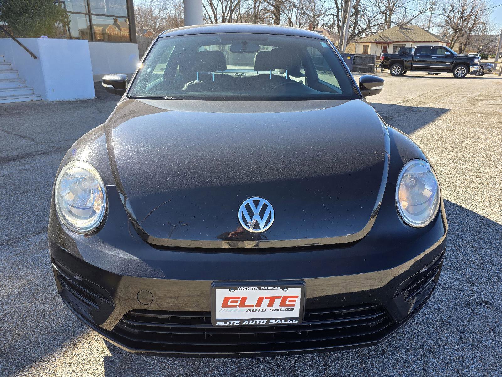 Used 2019 Volkswagen Beetle 2.0T S FWD image 2