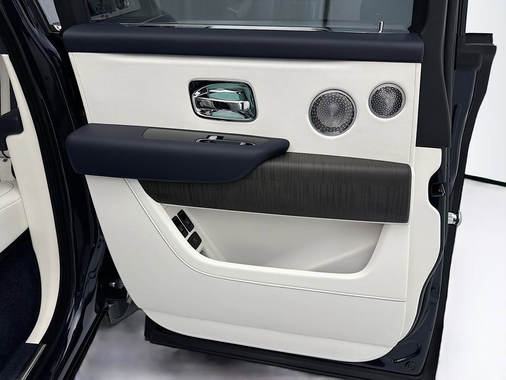 Certified 2026 Rolls-Royce Cullinan image 25