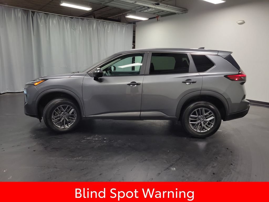 Used 2024 Nissan Rogue S AWD/4WD image 5