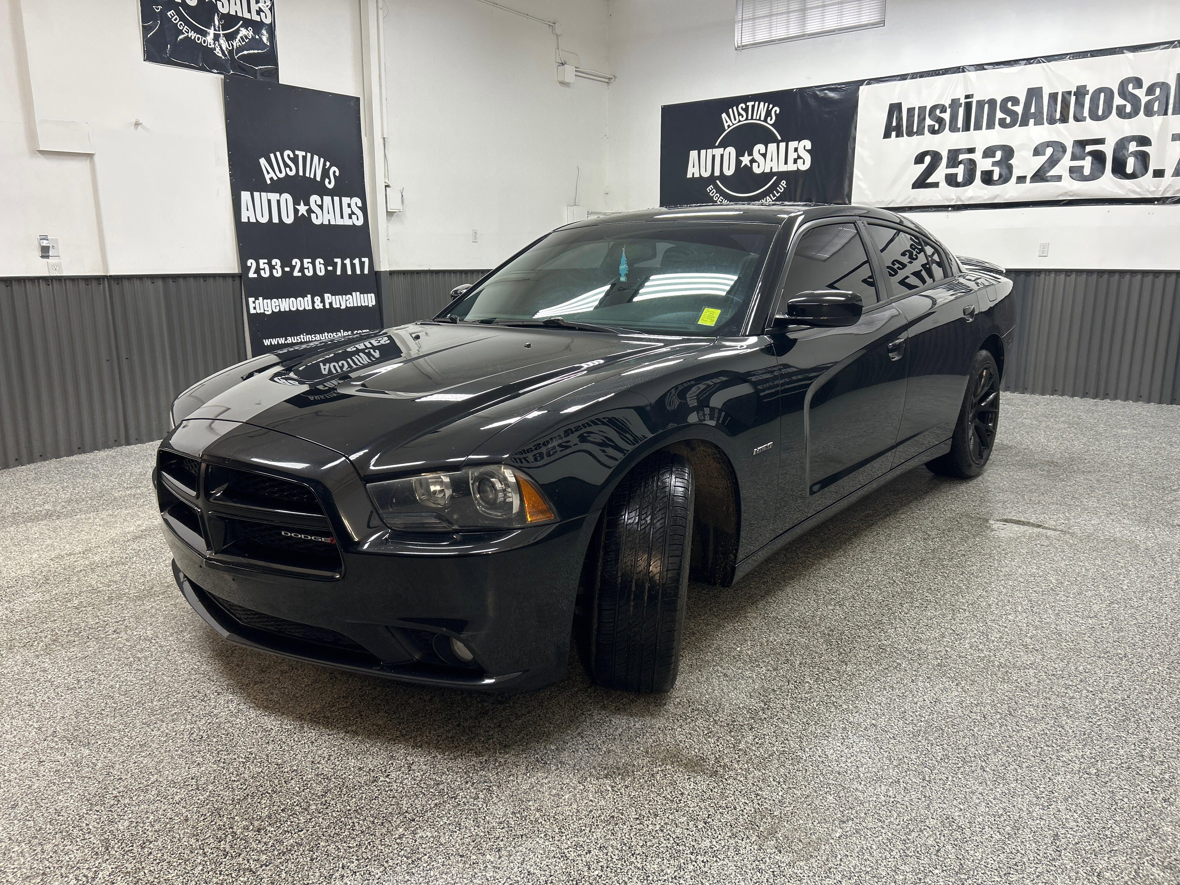 Used 2014 Dodge Charger R/T w/ Blacktop Package image 3