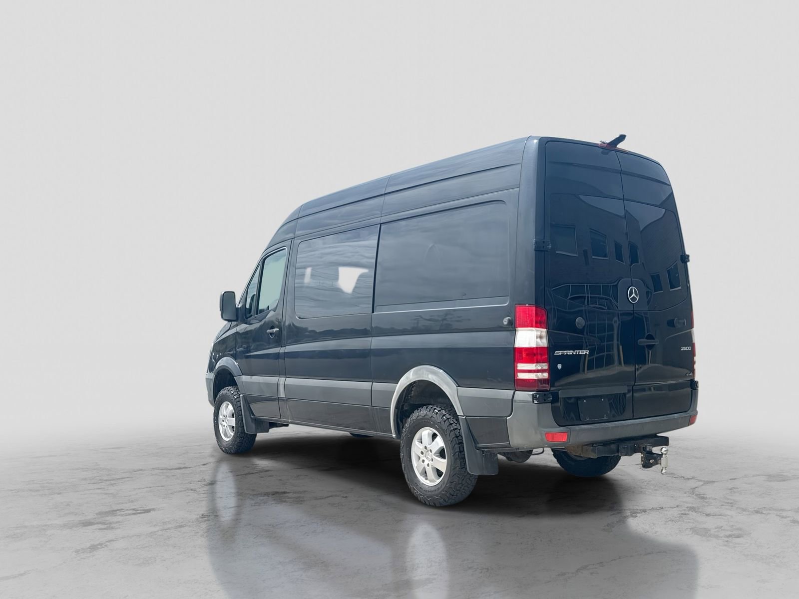 Used 2017 Mercedes-Benz Sprinter 2500 image 4