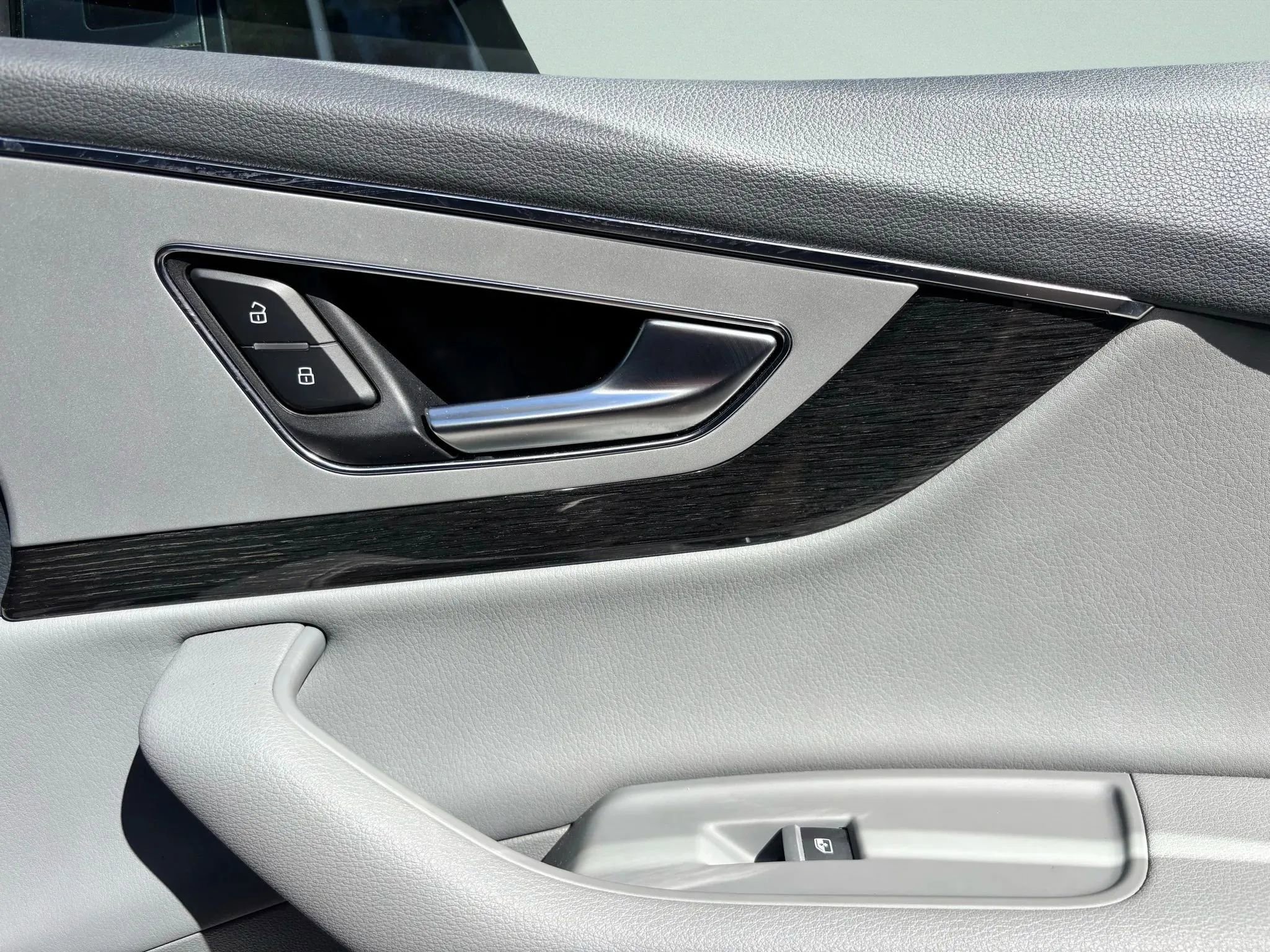 Used 2018 Audi Q7 2.0T Premium Plus w/ Premium Plus Package AWD/4WD image 8